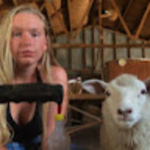 Meet your Posher, Molly